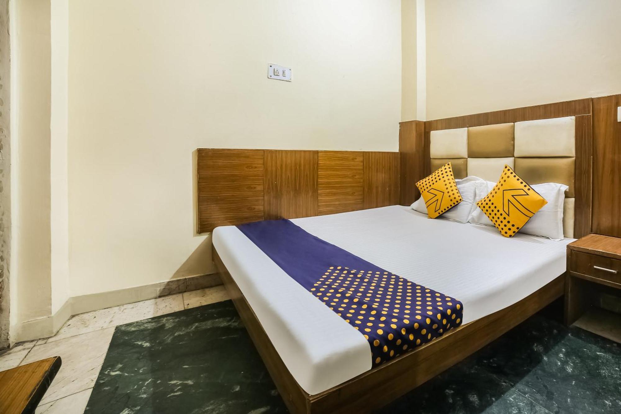 SPOT ON 61091 Hotel Silver Palace Dx Neu-Delhi Exterior foto